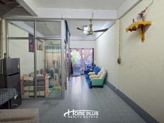 À vendre 3 chambres maison de ville à Khan Na Yao, Bangkok