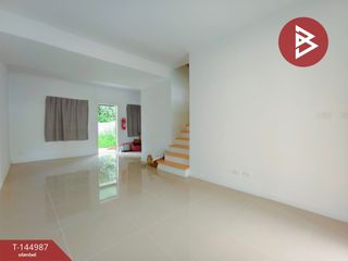 À vendre 3 chambres maison de ville à Phutthamonthon, Nakhon Pathom