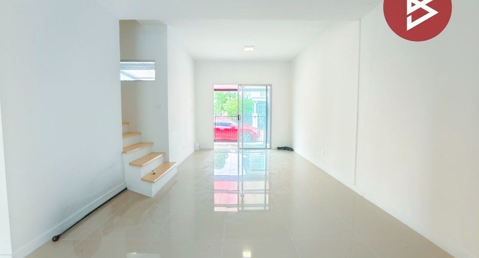 À vendre 3 chambres maison de ville à Phutthamonthon, Nakhon Pathom