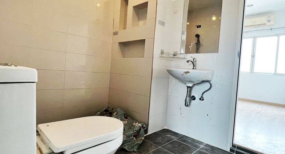 Casa adosada en venta de 3 habitaciones en Khan Na Yao, Bangkok