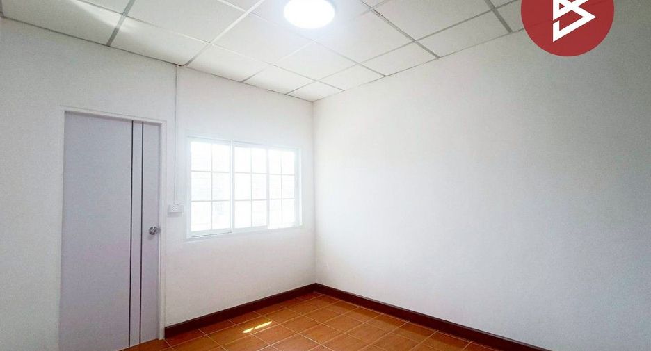 Casa adosada en venta de 3 habitaciones en Phra Samut Chedi, Samut Prakan