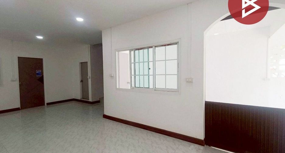 Casa adosada en venta de 3 habitaciones en Phra Samut Chedi, Samut Prakan