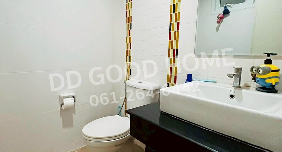 Casa adosada en venta de 3 habitaciones en Bang Khae, Bangkok