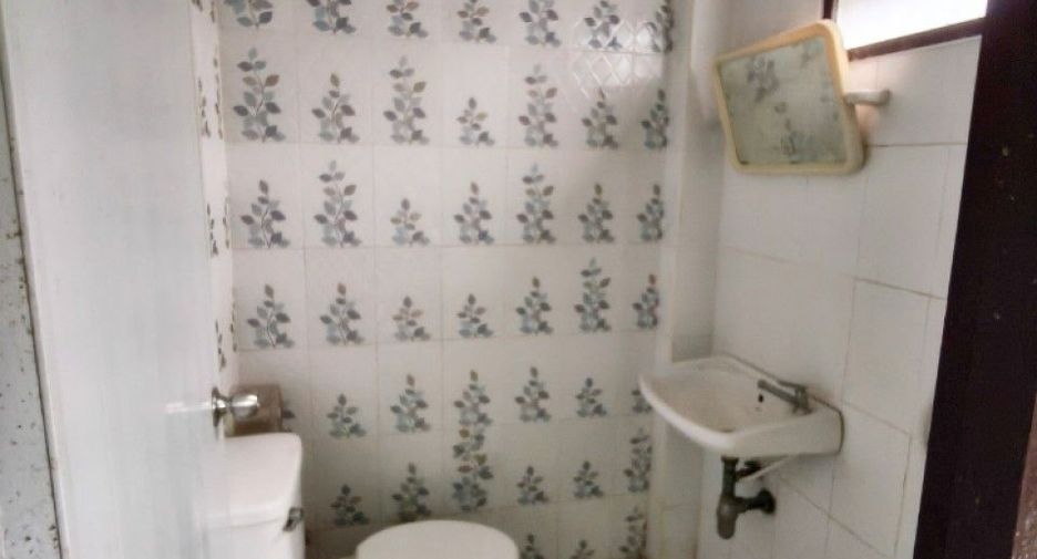 For sale 2 bedrooms retail Space in Phan Thong, Chonburi