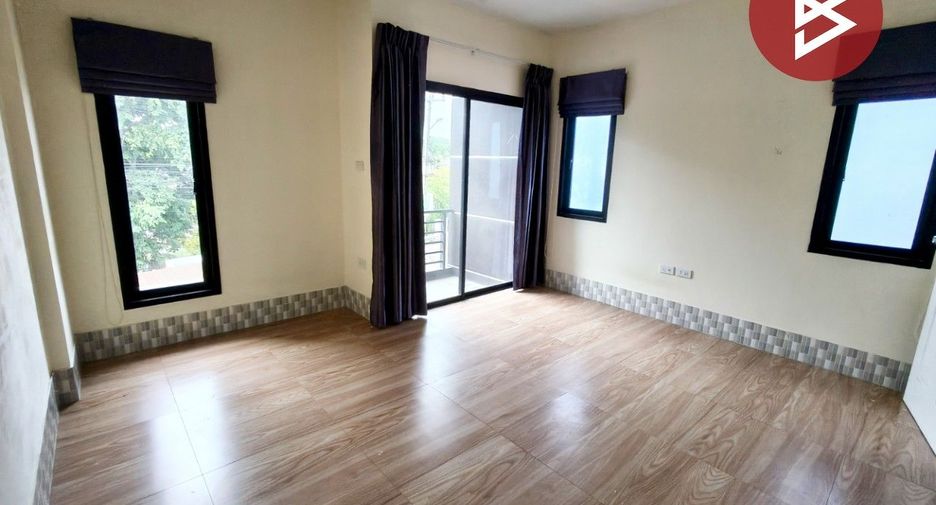 For sale 2 bedrooms retail Space in Phan Thong, Chonburi