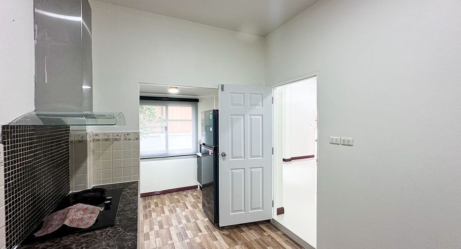 For rent 3 bedrooms house in Mueang Chiang Mai, Chiang Mai