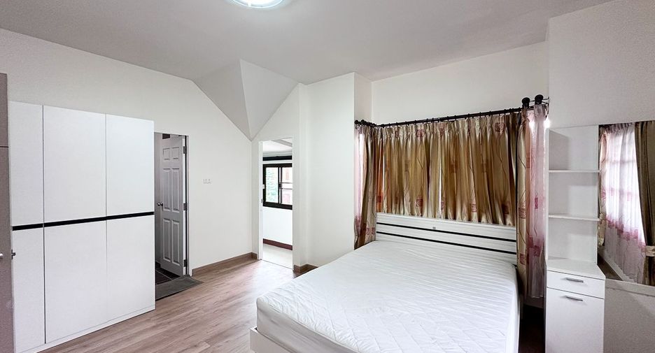 For rent 3 bedrooms house in Mueang Chiang Mai, Chiang Mai