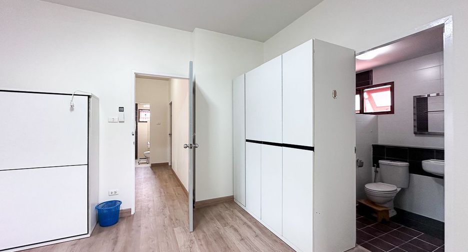 For rent 3 bedrooms house in Mueang Chiang Mai, Chiang Mai