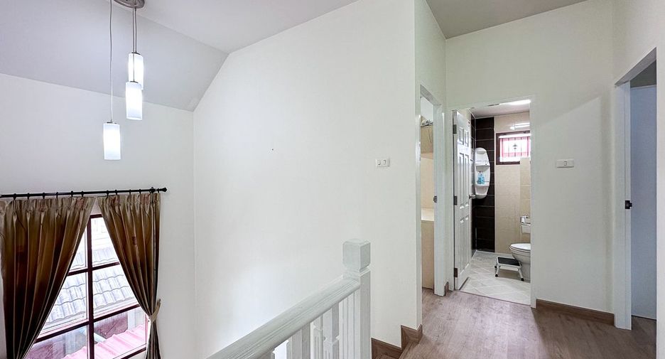 For rent 3 bedrooms house in Mueang Chiang Mai, Chiang Mai