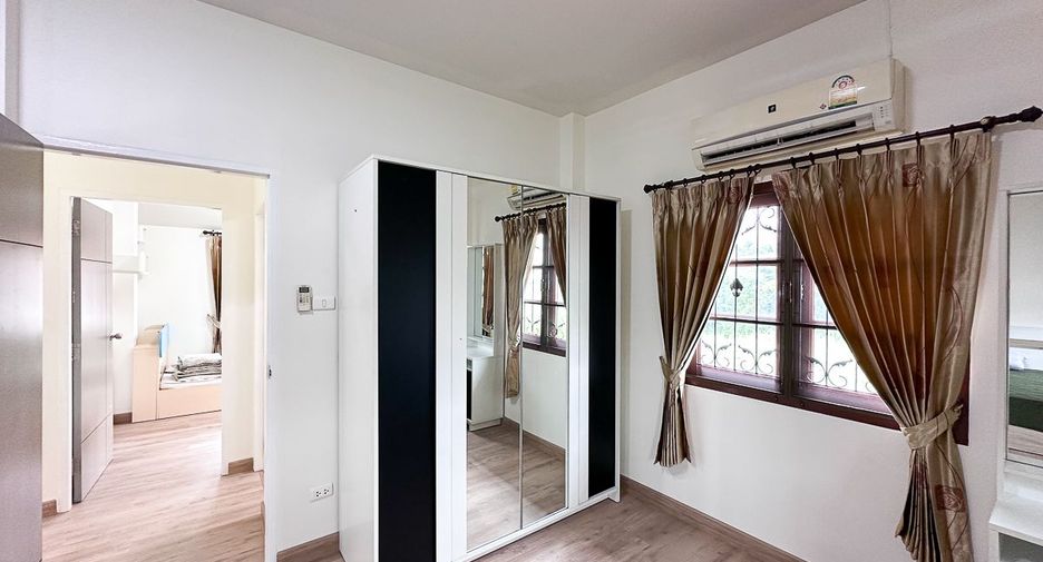 For rent 3 bedrooms house in Mueang Chiang Mai, Chiang Mai