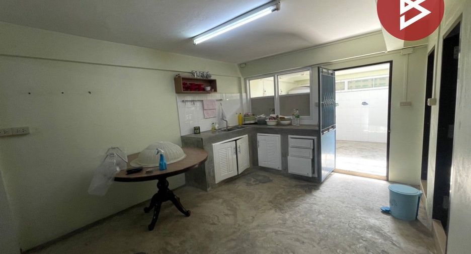 Casa adosada en venta de 3 habitaciones en Bang Bon, Bangkok