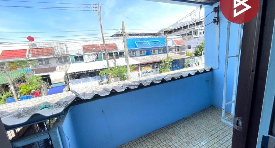 Casa adosada en venta de 3 habitaciones en Bang Bon, Bangkok