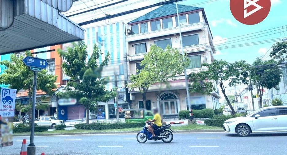 Casa adosada en venta de 3 habitaciones en Bang Bon, Bangkok