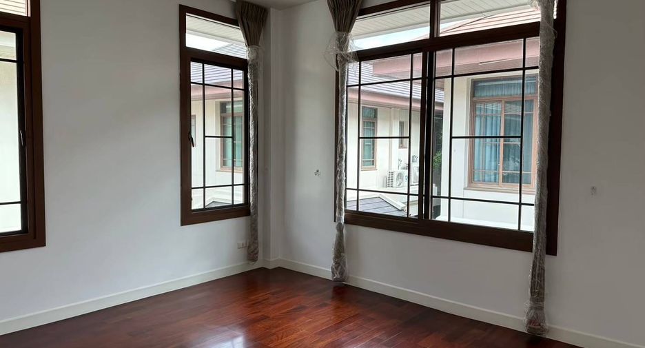 À louer 5 chambres maison à Suan Luang, Bangkok