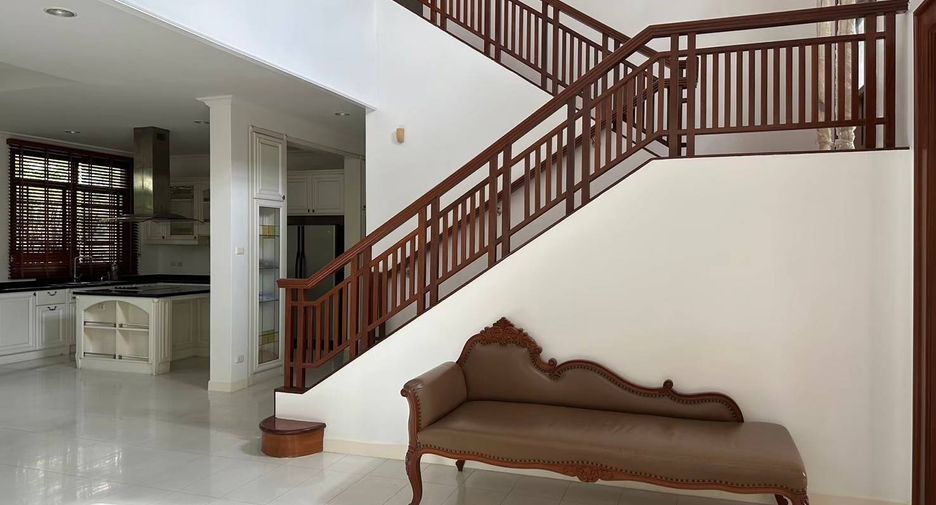 À louer 5 chambres maison à Suan Luang, Bangkok