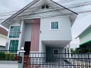 À louer 3 chambres maison à Pluak Daeng, Rayong
