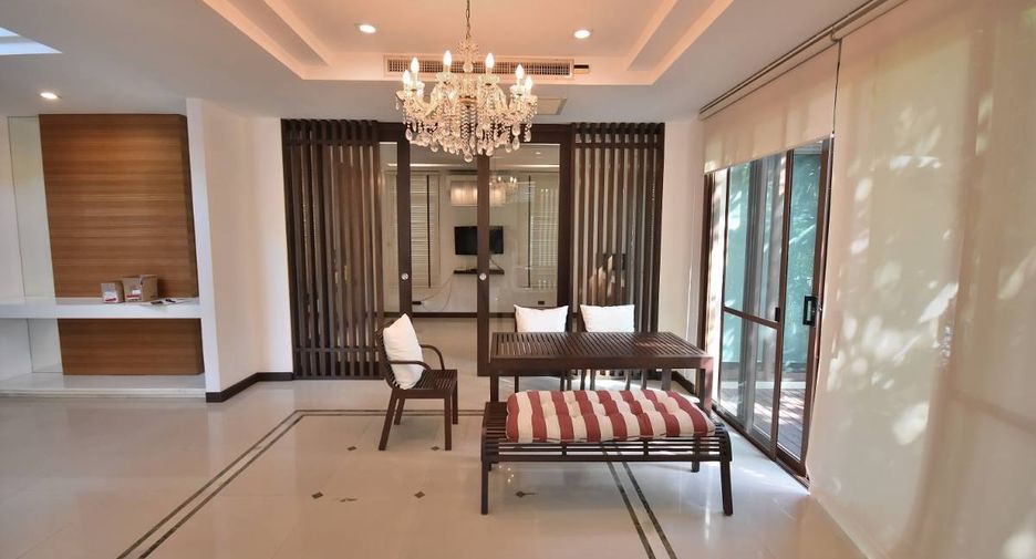 Casa en alquiler de 3 habitaciones en Suan Luang, Bangkok
