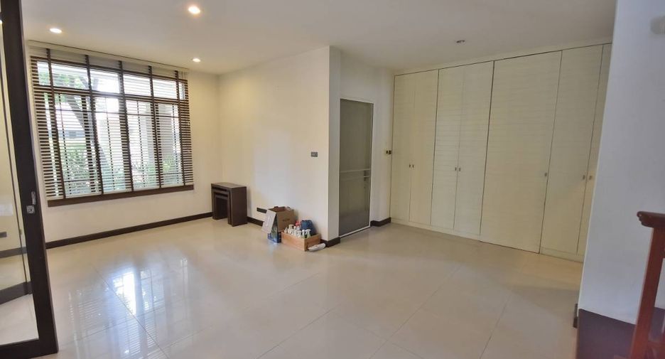 Casa en alquiler de 3 habitaciones en Suan Luang, Bangkok