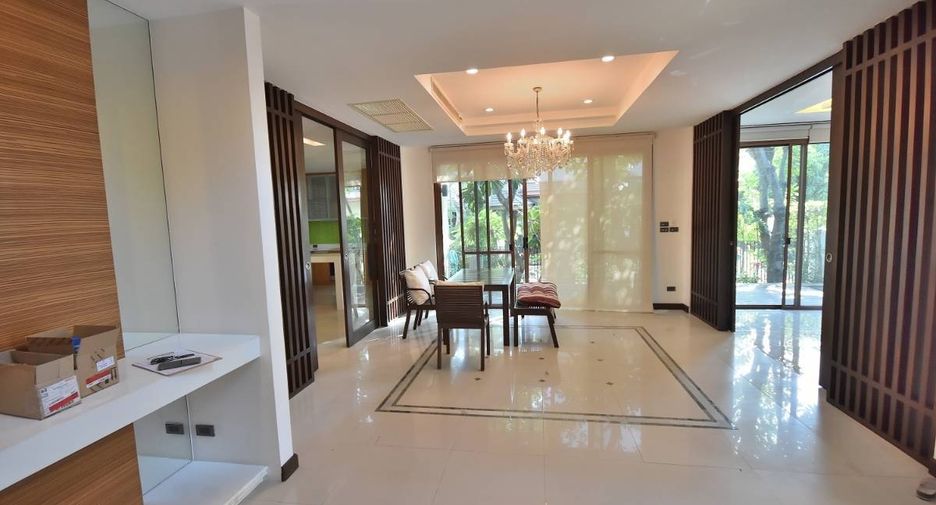 Casa en alquiler de 3 habitaciones en Suan Luang, Bangkok