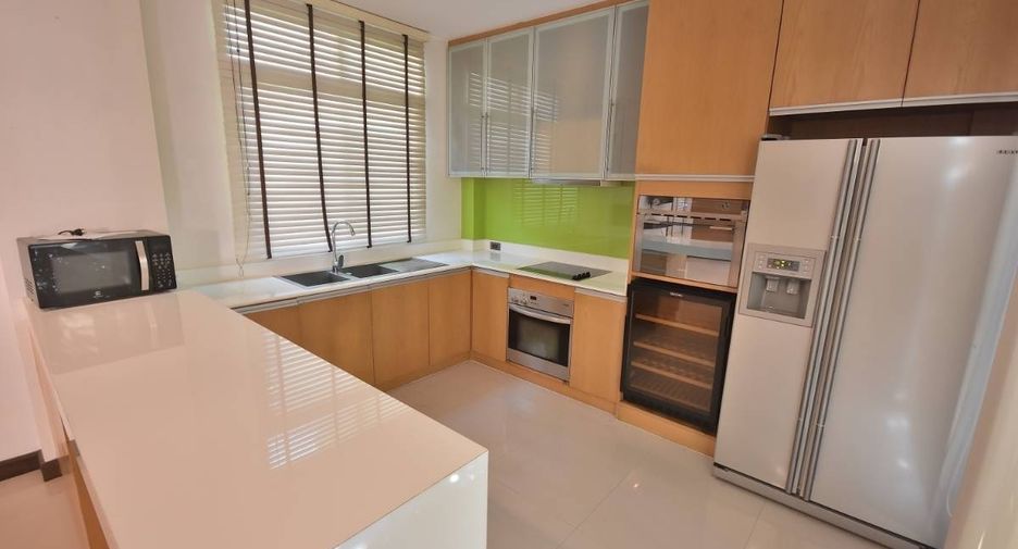 Casa en alquiler de 3 habitaciones en Suan Luang, Bangkok