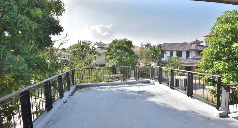 Casa en alquiler de 3 habitaciones en Suan Luang, Bangkok