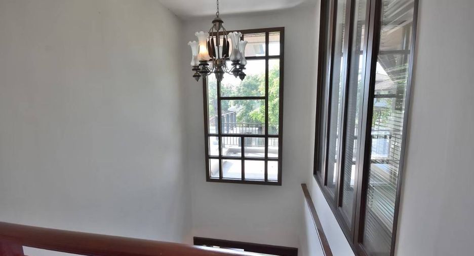 Casa en alquiler de 3 habitaciones en Suan Luang, Bangkok