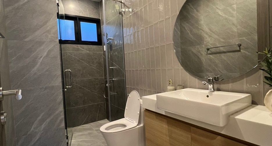 Haus zur Miete mit 4 Zimmer in Suan Luang, Bangkok