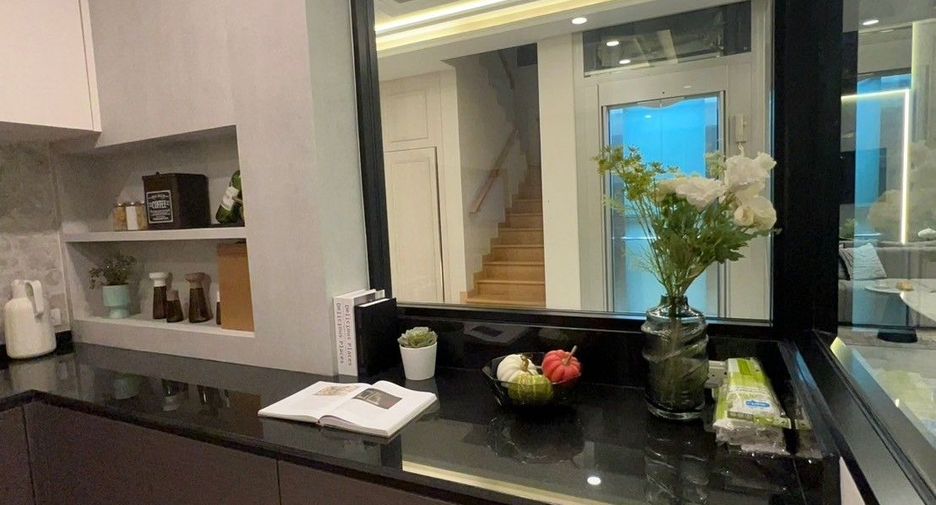 Haus zur Miete mit 4 Zimmer in Suan Luang, Bangkok