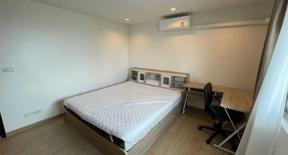 À louer et à vendre 3 chambres condo à Watthana, Bangkok