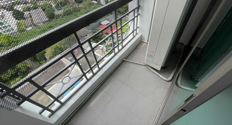 À louer et à vendre 3 chambres condo à Watthana, Bangkok