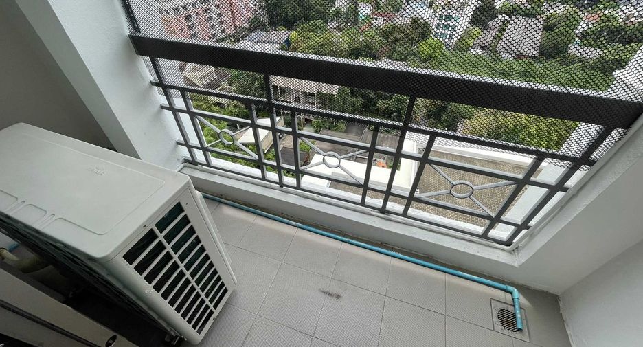 À louer et à vendre 3 chambres condo à Watthana, Bangkok