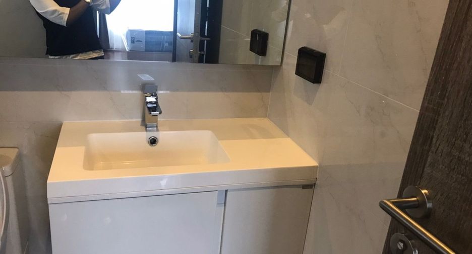 For rent 2 bedrooms condo in Phra Khanong, Bangkok