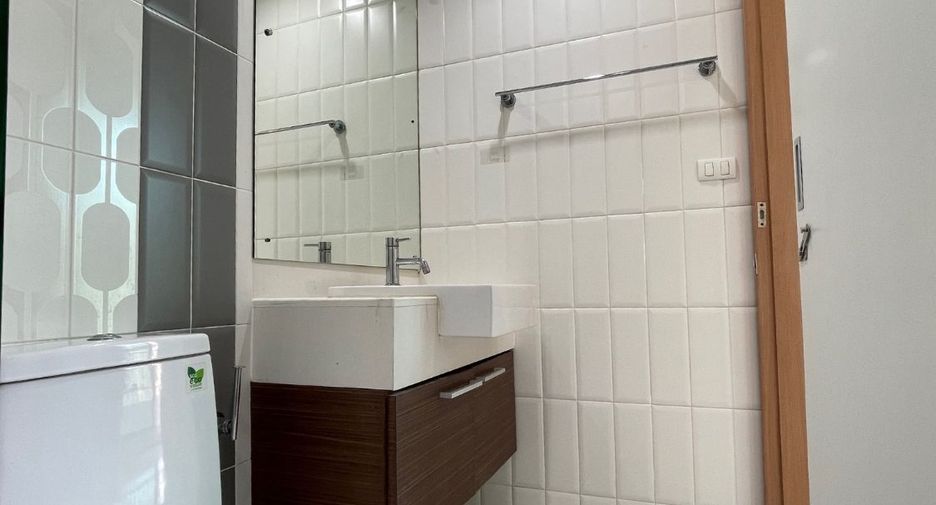 For rent 1 bed condo in Watthana, Bangkok