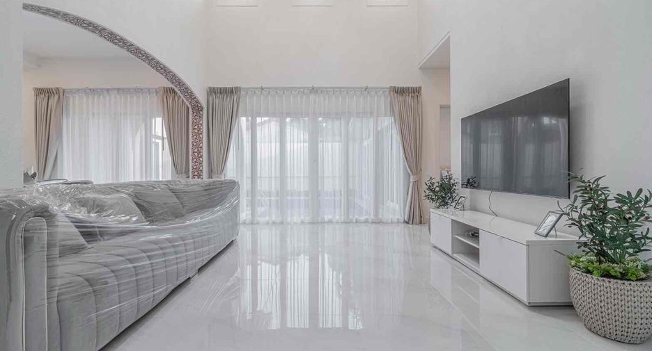 For rent 3 bedrooms villa in Bang Lamung, Chonburi