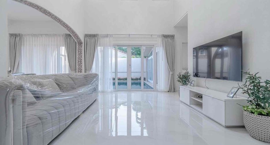 For rent 3 bedrooms villa in Bang Lamung, Chonburi