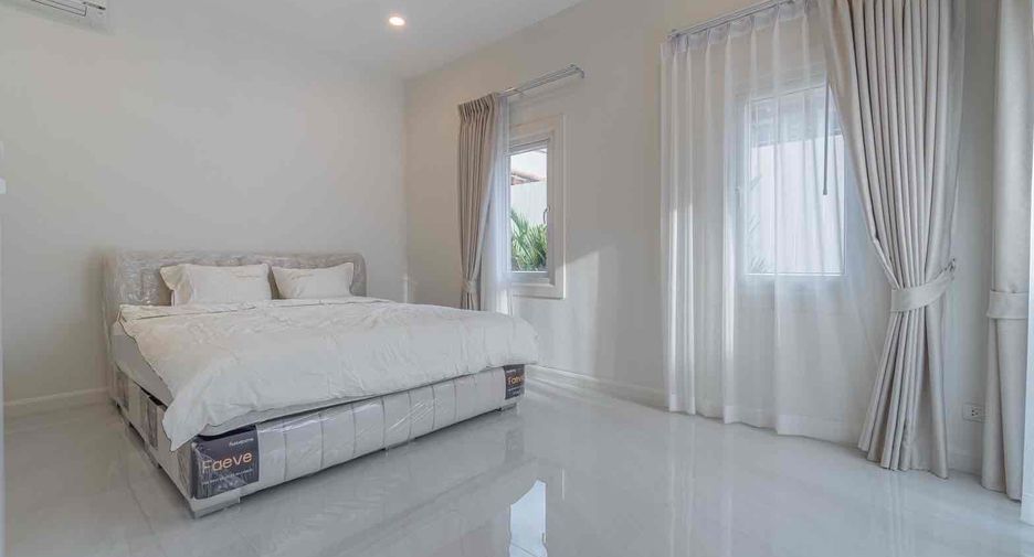 For rent 3 bedrooms villa in Bang Lamung, Chonburi
