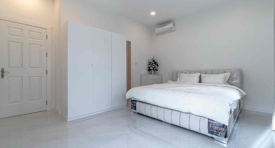 For rent 3 bedrooms villa in Bang Lamung, Chonburi