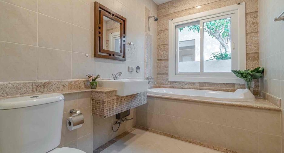 For rent 3 bedrooms villa in Bang Lamung, Chonburi