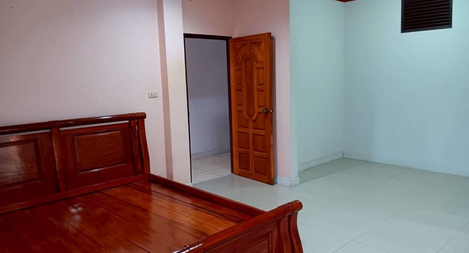 For sale 4 bedrooms house in Ban Chang, Rayong