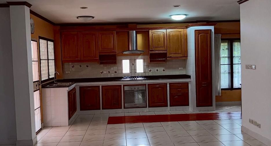 For sale 4 bedrooms house in Ban Chang, Rayong
