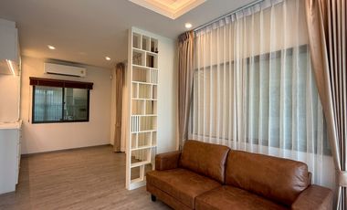 Casa en venta de 4 habitaciones en Lat Krabang, Bangkok