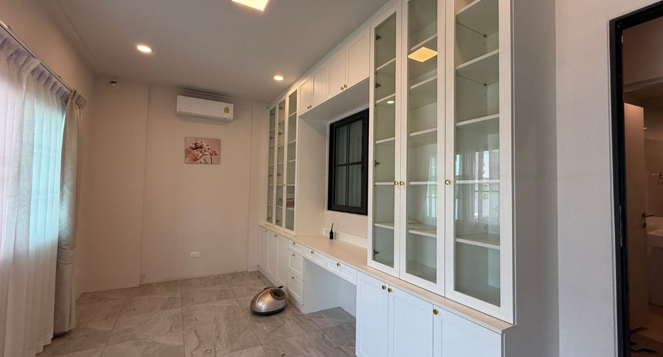 出售 4 卧室 独立屋 在 Lat Krabang, 曼谷