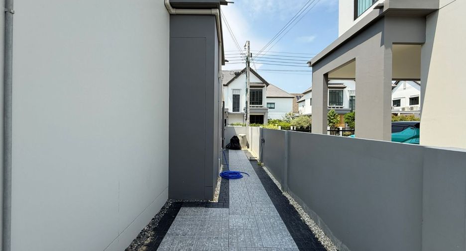 出售 4 卧室 独立屋 在 Lat Krabang, 曼谷