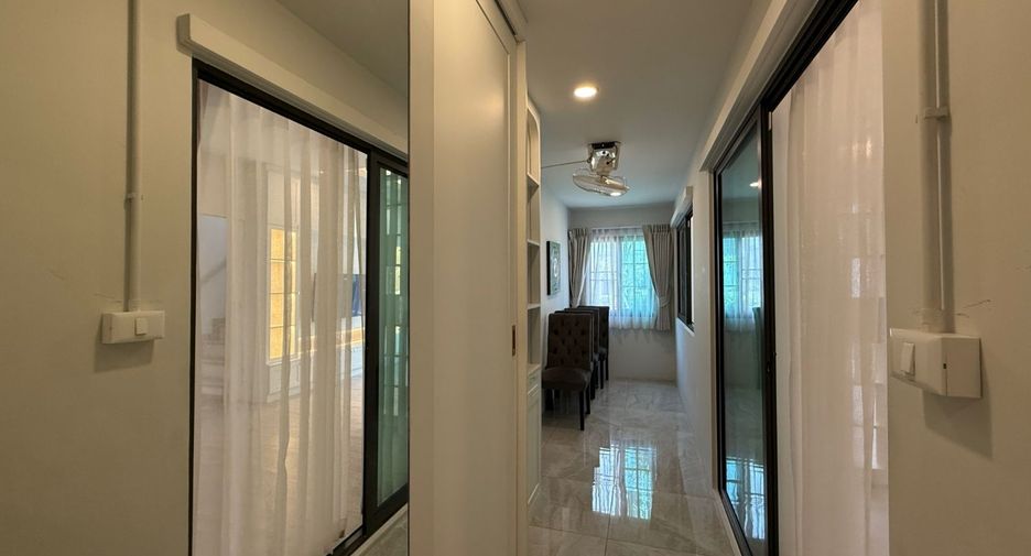 出租 4 卧室 独立屋 在 Lat Krabang, 曼谷
