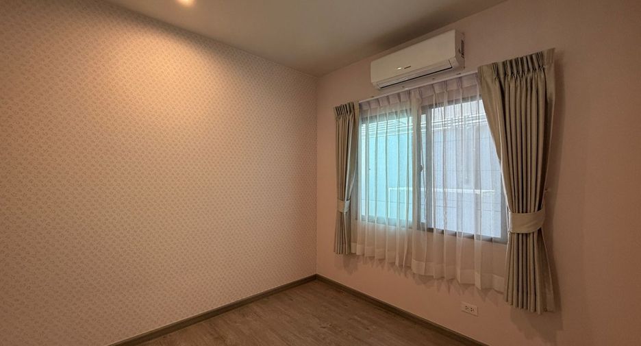 出租 4 卧室 独立屋 在 Lat Krabang, 曼谷