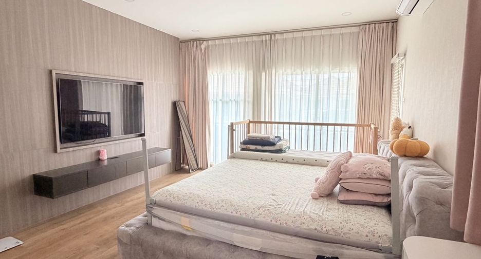 For rent 4 bedrooms house in Lat Krabang, Bangkok