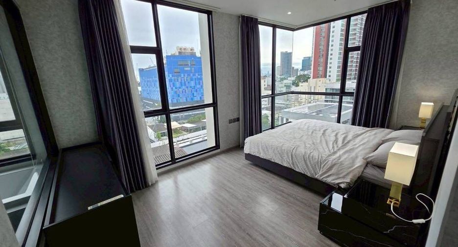 For rent 2 bedrooms condo in Watthana, Bangkok