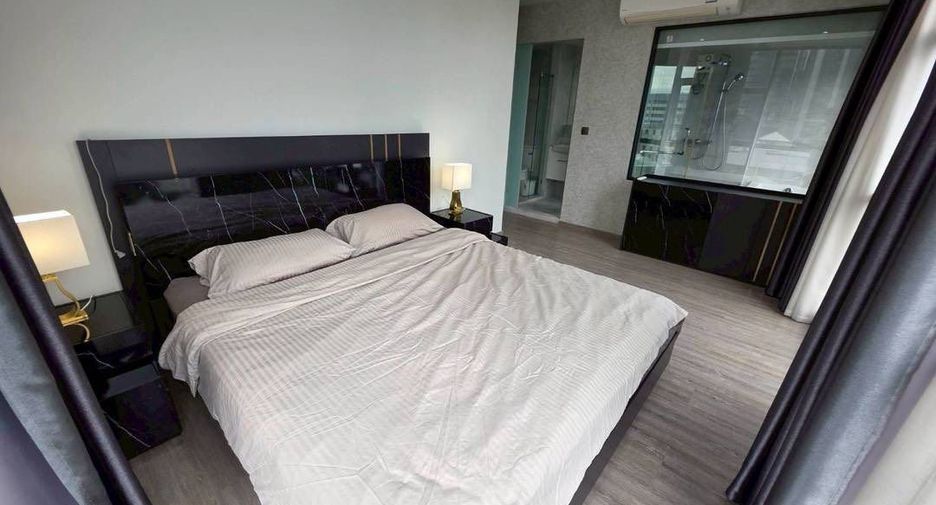 For rent 2 bedrooms condo in Watthana, Bangkok