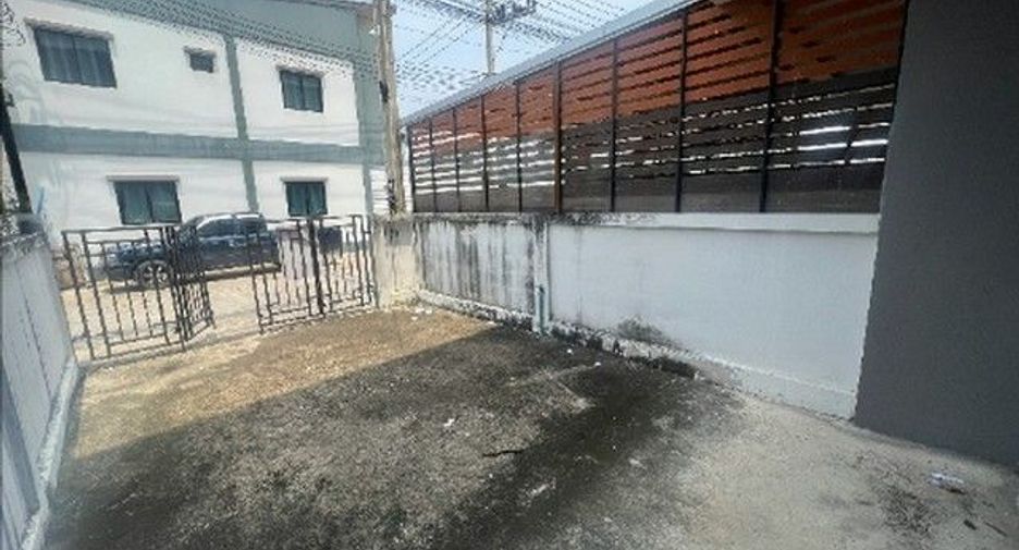 For sale 2 bedrooms house in Ban Bueng, Chonburi