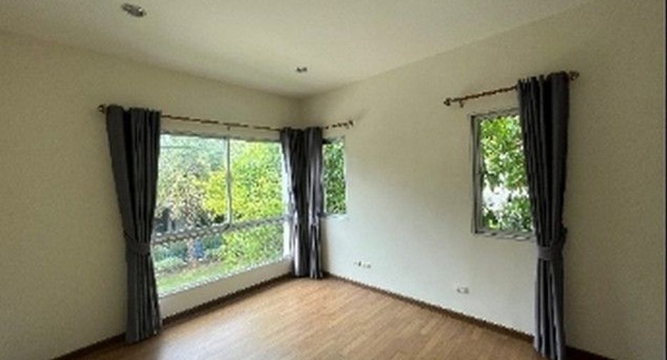 For sale 3 bedrooms house in Ban Bueng, Chonburi